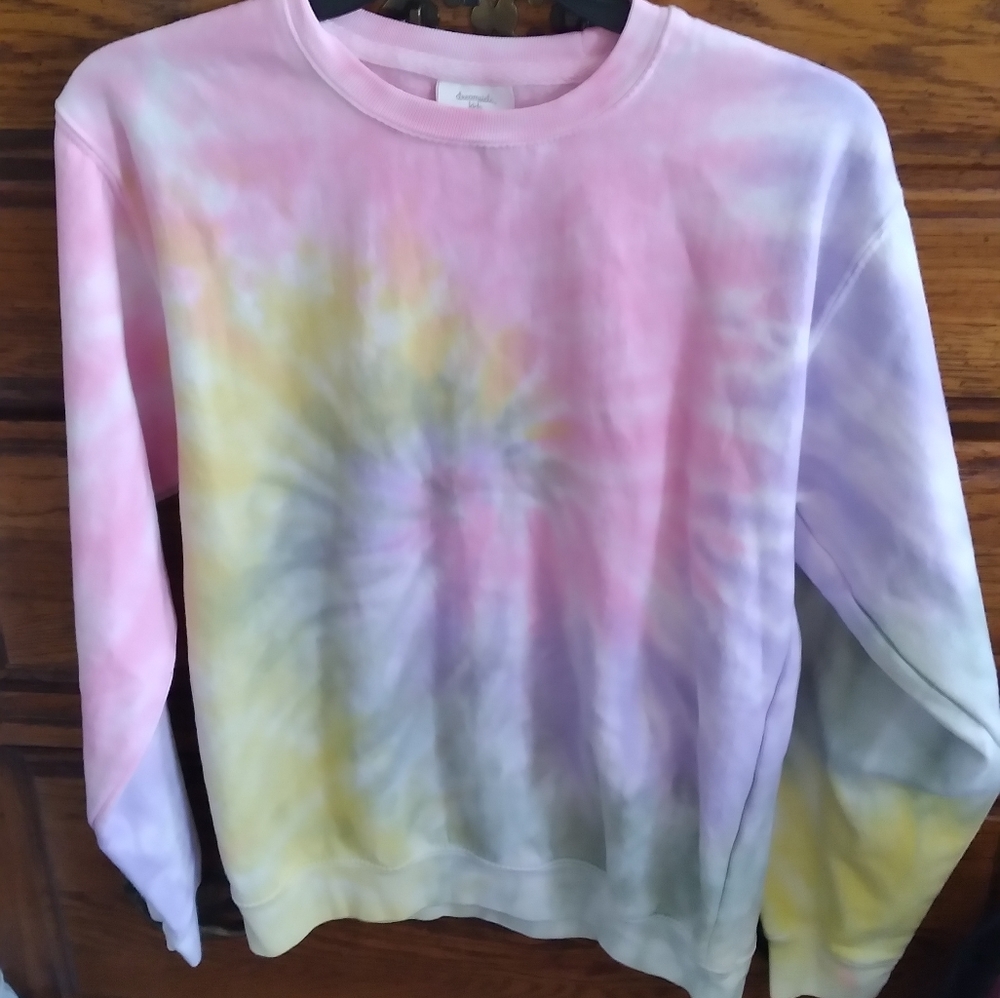 tie dye sweatshirt